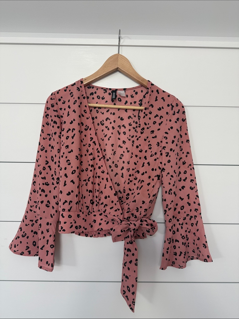 H&M Women’s Pink Leopard Wrap Top with Tie Size 0
